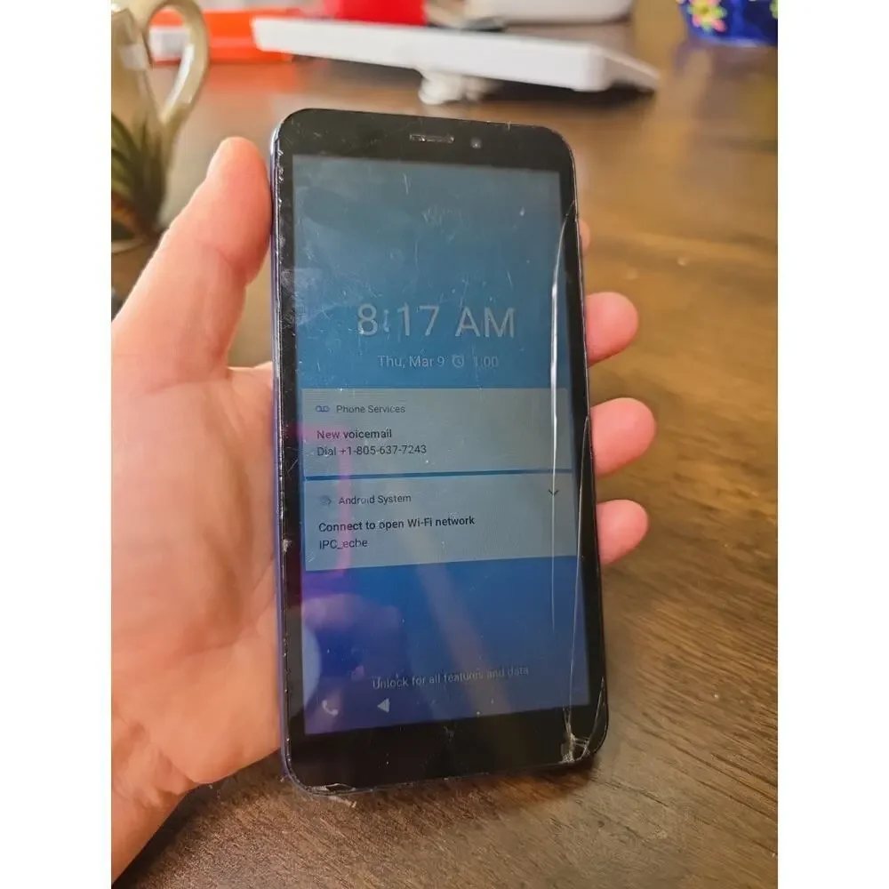 Wiko Voix Android Go Edition Smartphone‎ – Blue – Cracked Screen – Powers On